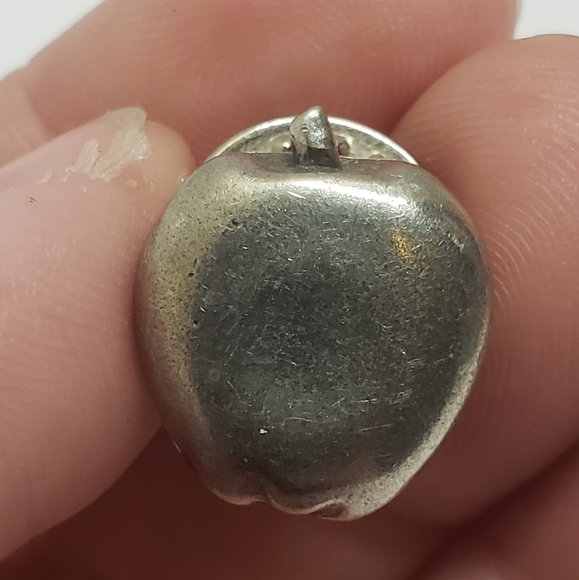 Vintage 1990 Danforth Pewter Apple Pin - Picture 5 of 9